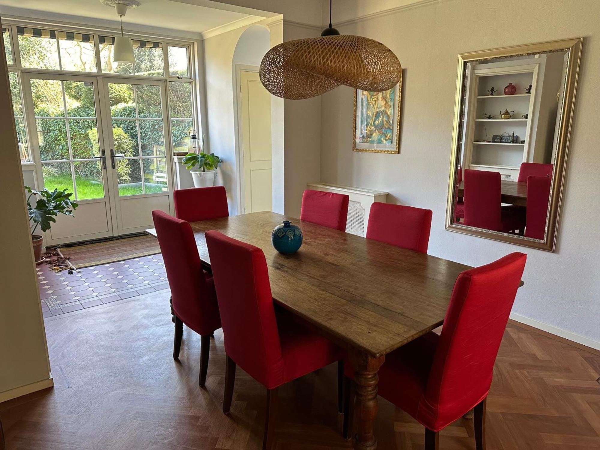 Luxury In Quiet Neighbourhood Near *