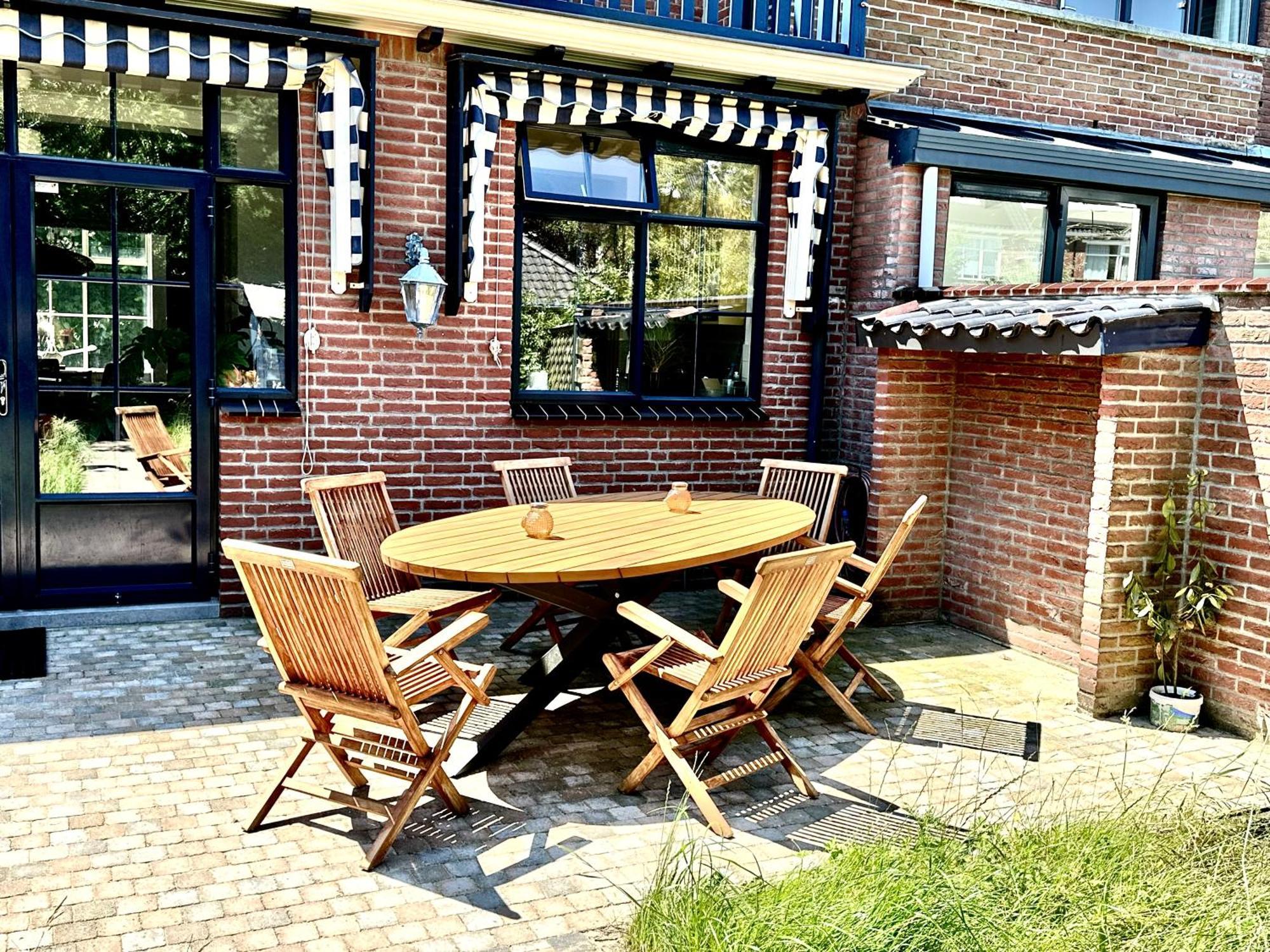 Luxury In Quiet Neighbourhood Near *