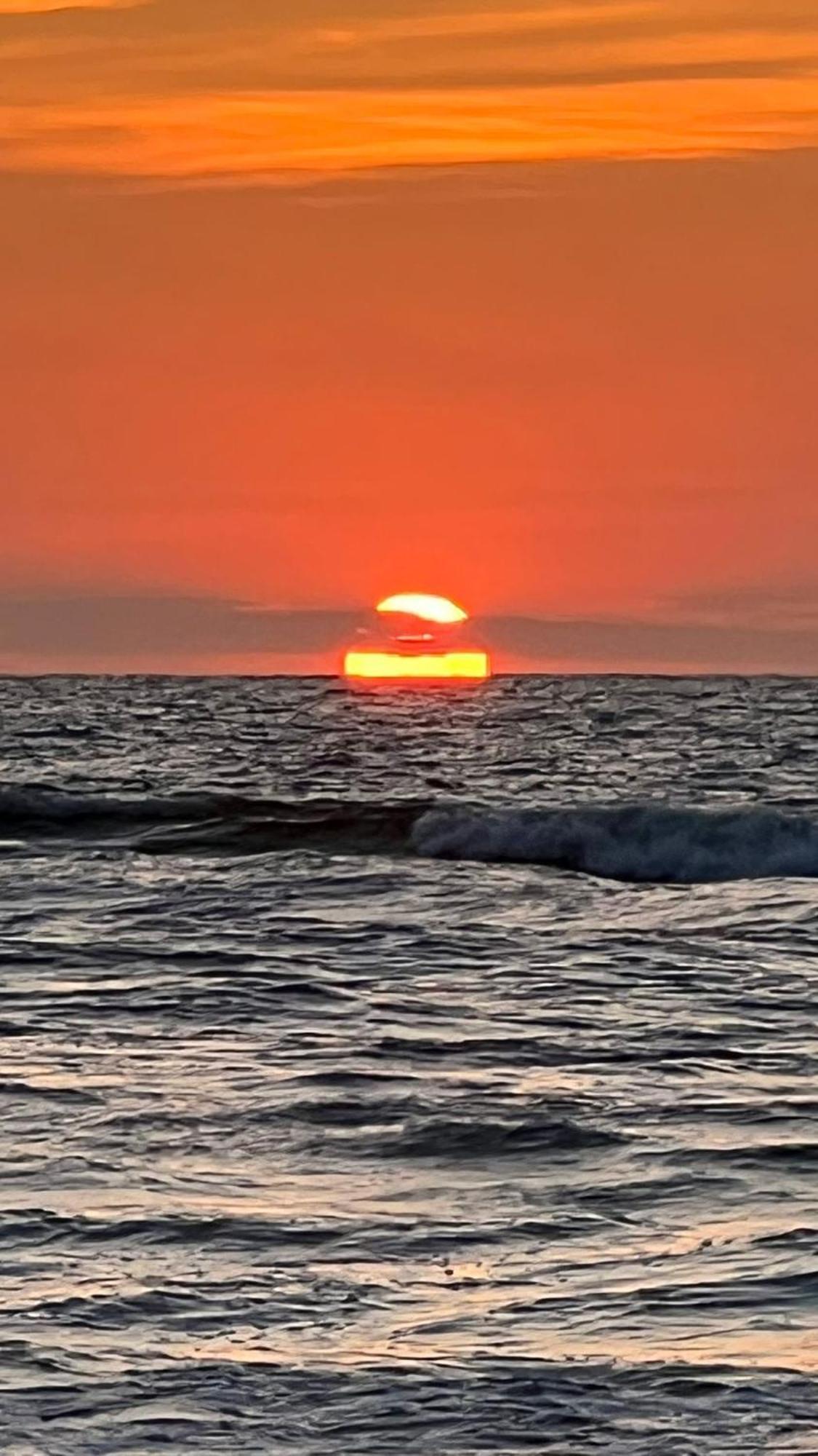 Luxury In Quiet Neighbourhood Near *